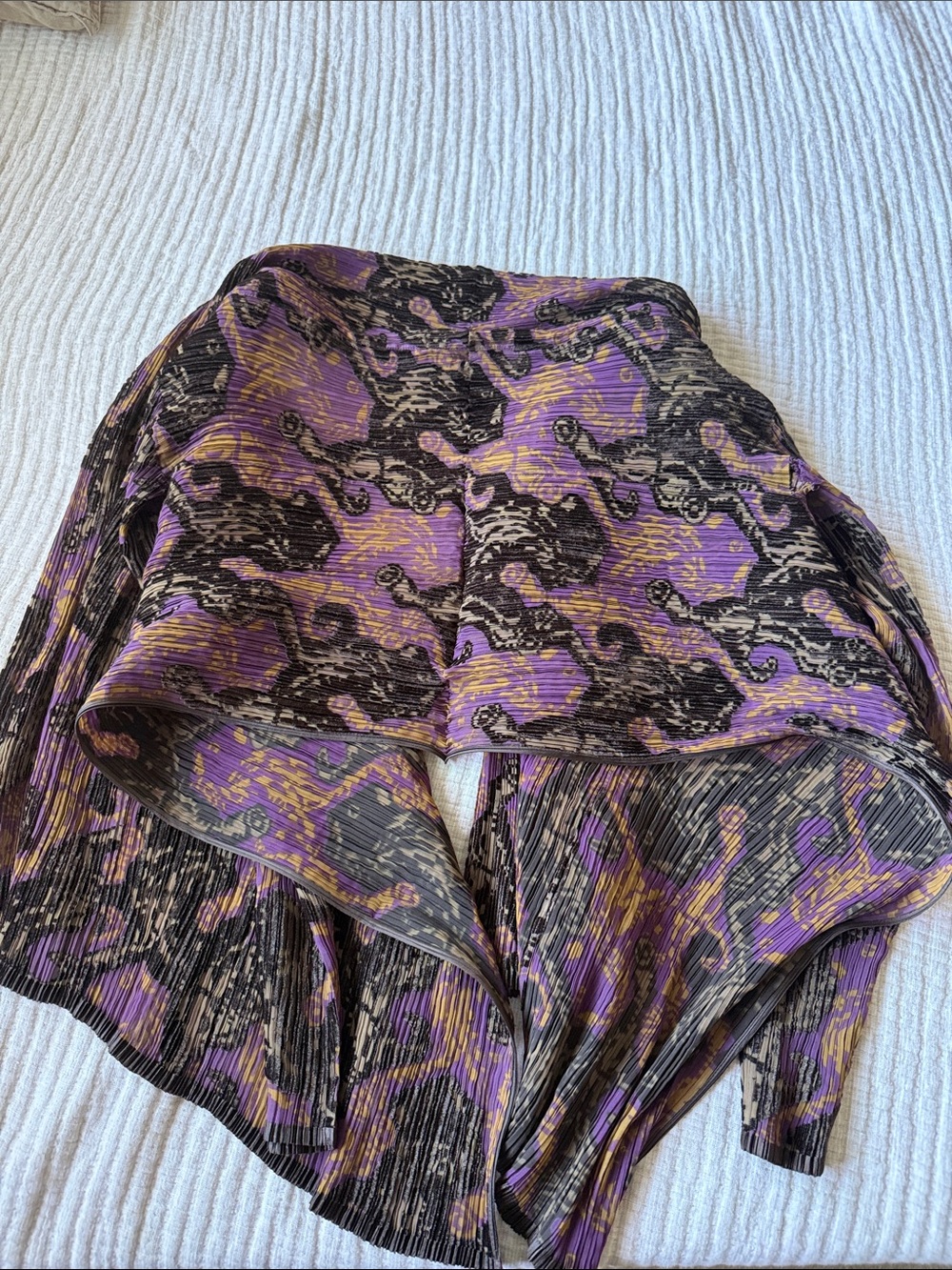 Issey Miyake Draped Pleated Shrug in Purple, Black and Gold - Picture 4 of 6